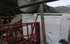 雅安某工地132KW隧道專用螺桿空壓機卸貨現(xiàn)場
